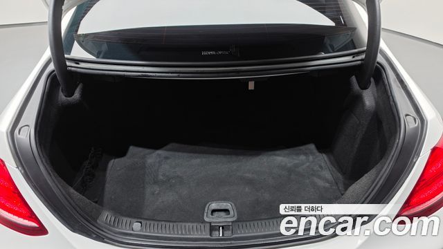 Mercedes-Benz E-Class 2019 — photo 25