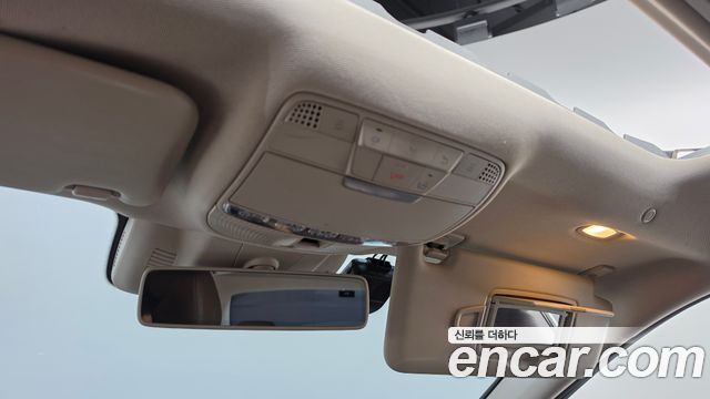 Mercedes-Benz E-Class 2019 — photo 26