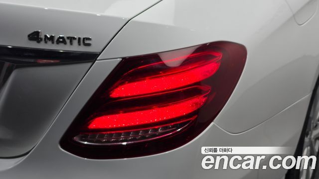 Mercedes-Benz E-Class 2019 — photo 9