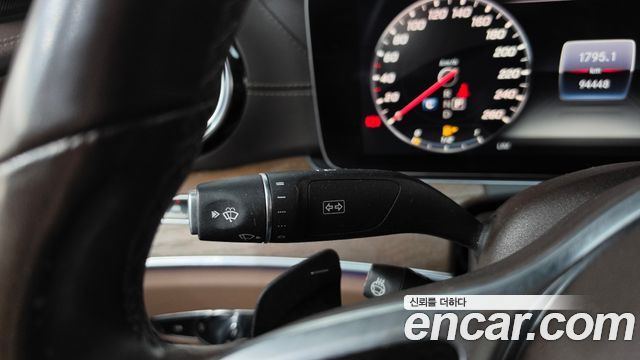 Mercedes-Benz E-Class 2019 — photo 28