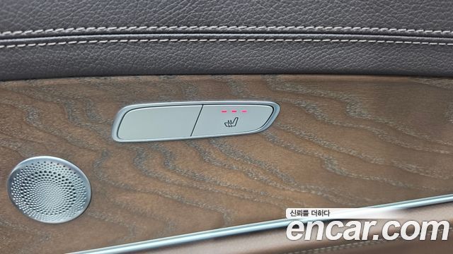 Mercedes-Benz E-Class 2019 — photo 33