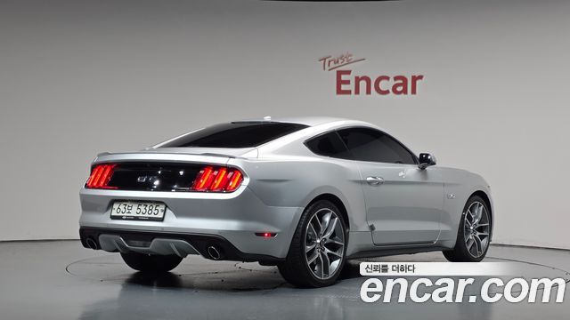 Ford Mustang 2017 — photo 2