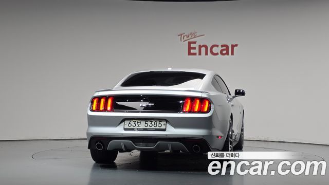 Ford Mustang 2017 — photo 4