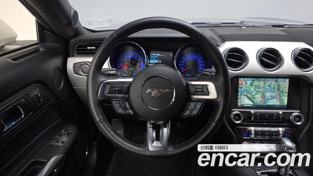 Ford Mustang 2017 — photo 19