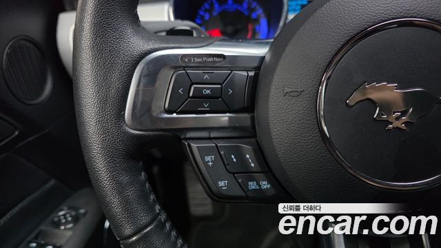 Ford Mustang 2017 — photo 32
