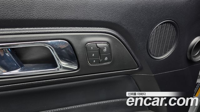 Ford Mustang 2017 — photo 33