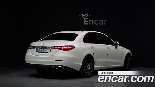 Mercedes-Benz C-Class 2024 — photo 2