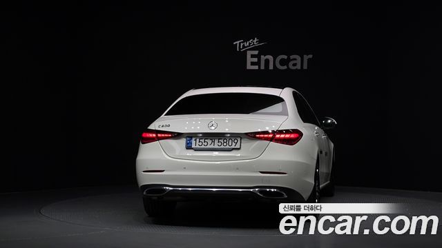 Mercedes-Benz C-Class 2024 — photo 4