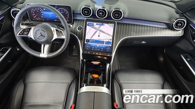 Mercedes-Benz C-Class 2024 — photo 10