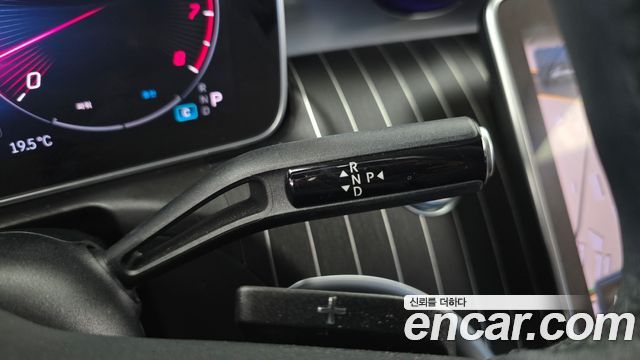 Mercedes-Benz C-Class 2024 — photo 12
