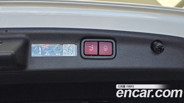 Mercedes-Benz C-Class 2024 — photo 23