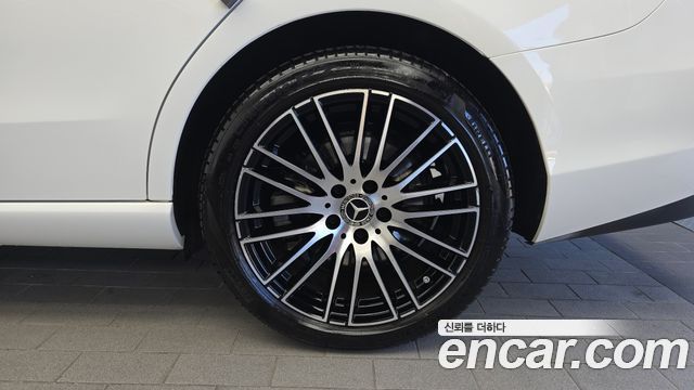 Mercedes-Benz C-Class 2024 — photo 7