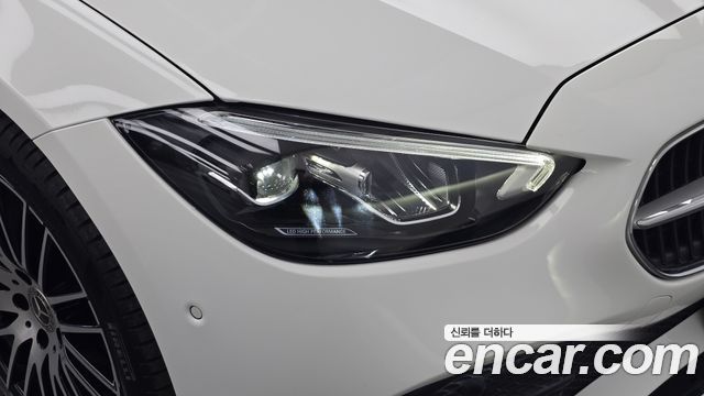 Mercedes-Benz C-Class 2024 — photo 8