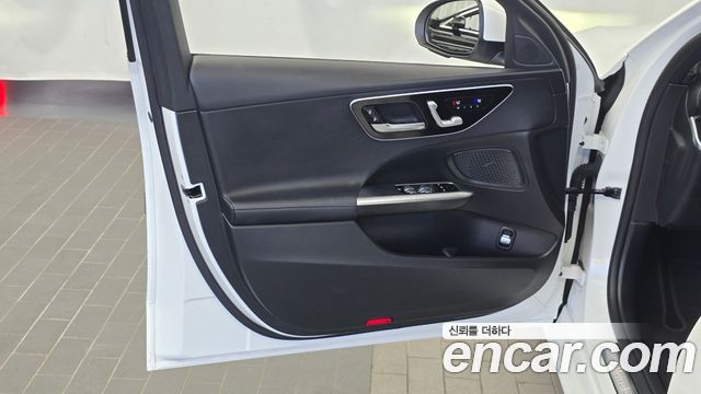 Mercedes-Benz C-Class 2024 — photo 14