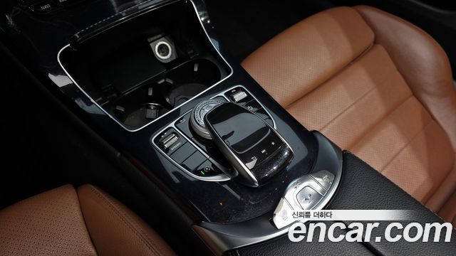 Mercedes-Benz C-Class 2017 — photo 16