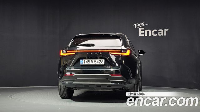 Lexus NX 2025 — photo 4
