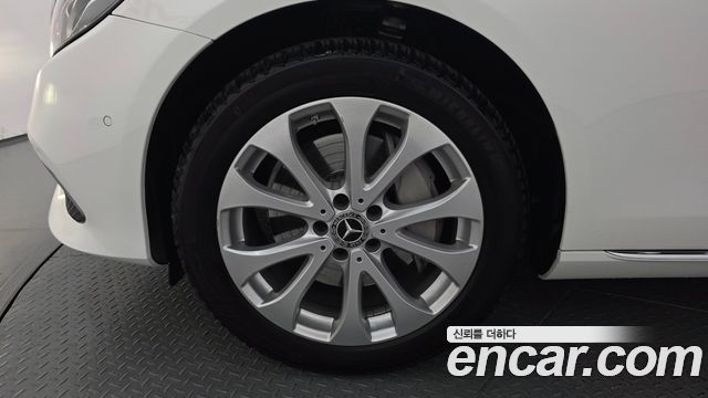 Mercedes-Benz E-Class 2019 — photo 5