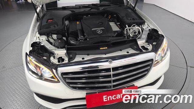 Mercedes-Benz E-Class 2019 — photo 6