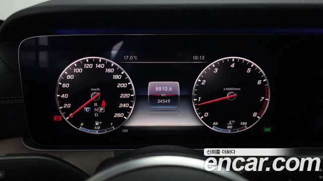 Mercedes-Benz E-Class 2019 — photo 11