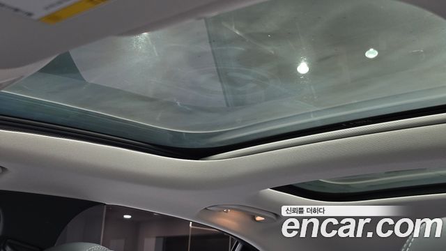 Mercedes-Benz E-Class 2019 — photo 25