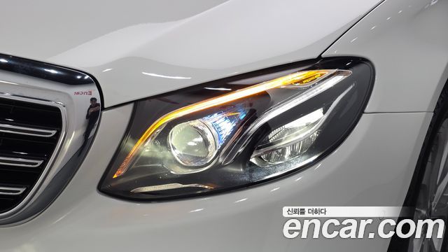 Mercedes-Benz E-Class 2019 — photo 8