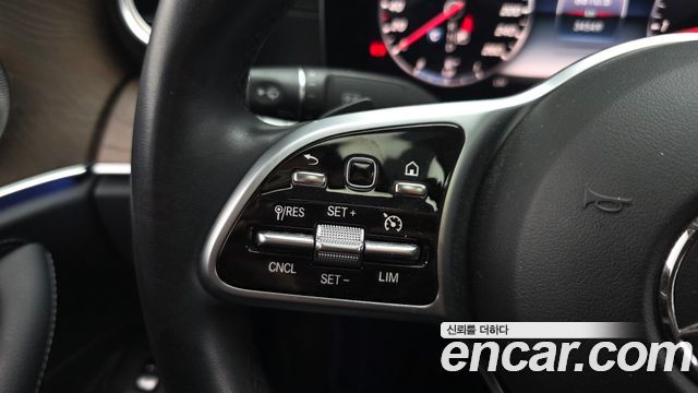 Mercedes-Benz E-Class 2019 — photo 27
