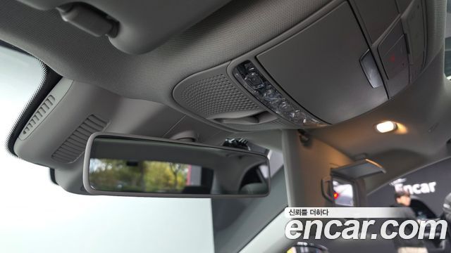 Mercedes-Benz E-Class 2019 — photo 28