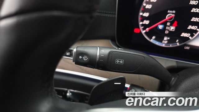 Mercedes-Benz E-Class 2019 — photo 30