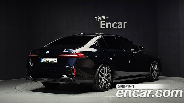 BMW 5-Series 2026 — photo 2