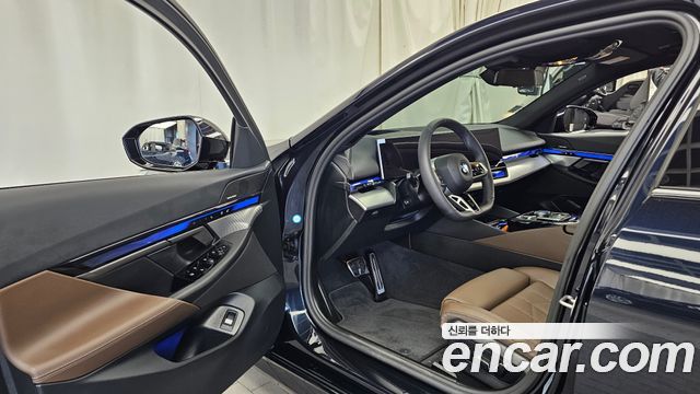 BMW 5-Series 2026 — photo 13