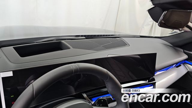BMW 5-Series 2026 — photo 26