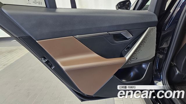 BMW 5-Series 2026 — photo 15