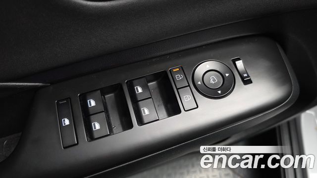 Hyundai Kona 2023 — photo 29