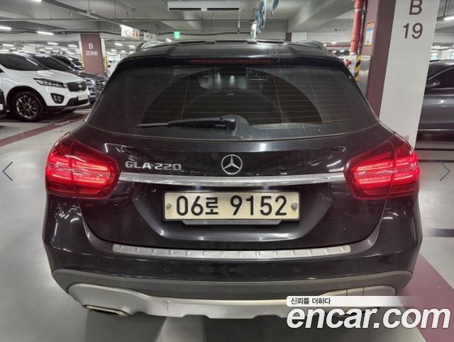 Mercedes-Benz GLA-Class 2018 — photo 2