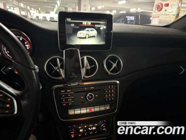 Mercedes-Benz GLA-Class 2018 — photo 6