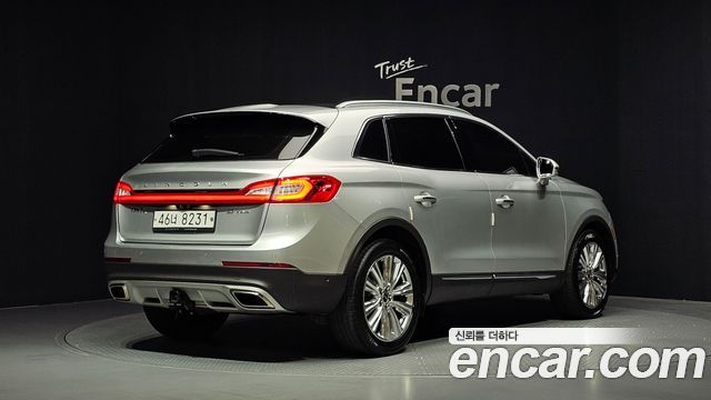 Lincoln MKX 2018 — photo 2