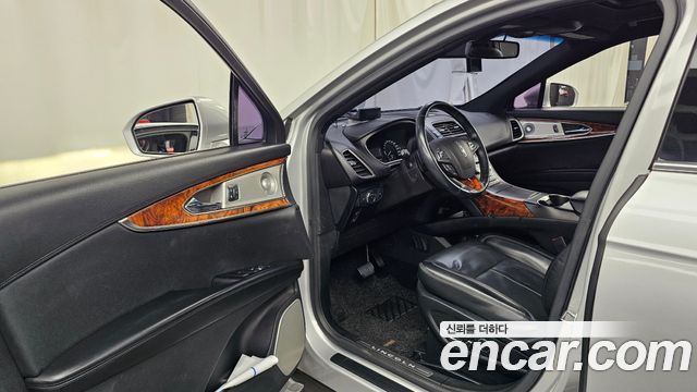 Lincoln MKX 2018 — photo 13