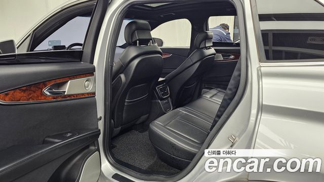 Lincoln MKX 2018 — photo 17