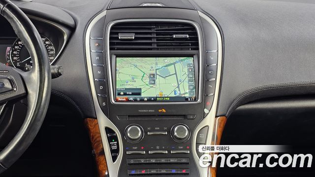 Lincoln MKX 2018 — photo 21