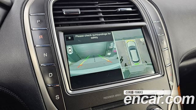 Lincoln MKX 2018 — photo 23