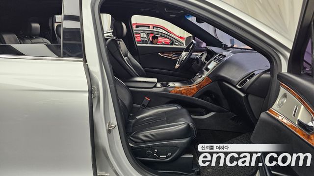 Lincoln MKX 2018 — photo 16