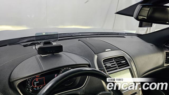 Lincoln MKX 2018 — photo 31