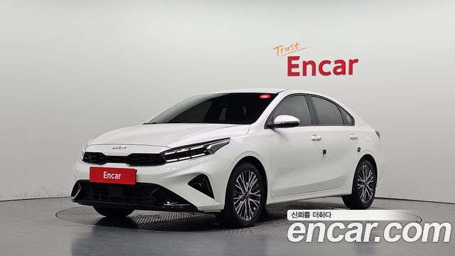 Kia K3 2023 — photo 1