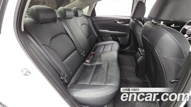 Kia K3 2023 — photo 18