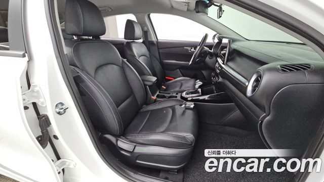 Kia K3 2023 — photo 16