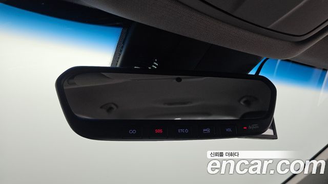 Genesis G80 2019 — photo 17