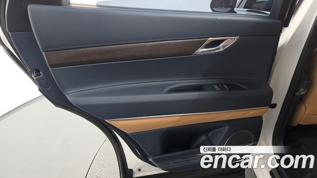 Genesis GV80 2023 — photo 15