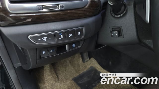Genesis EQ900 2016 — photo 19