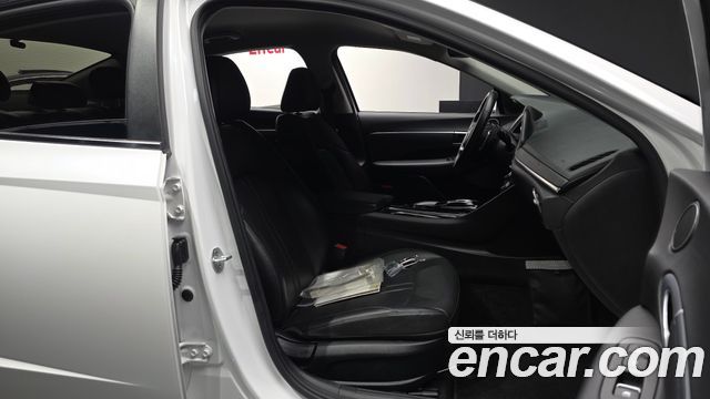 Hyundai Sonata 2020 — photo 17