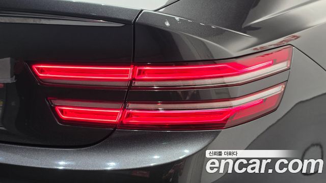 Genesis G80 2022 — photo 9